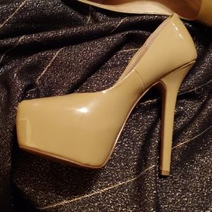 Steve Madden size 9 pumps